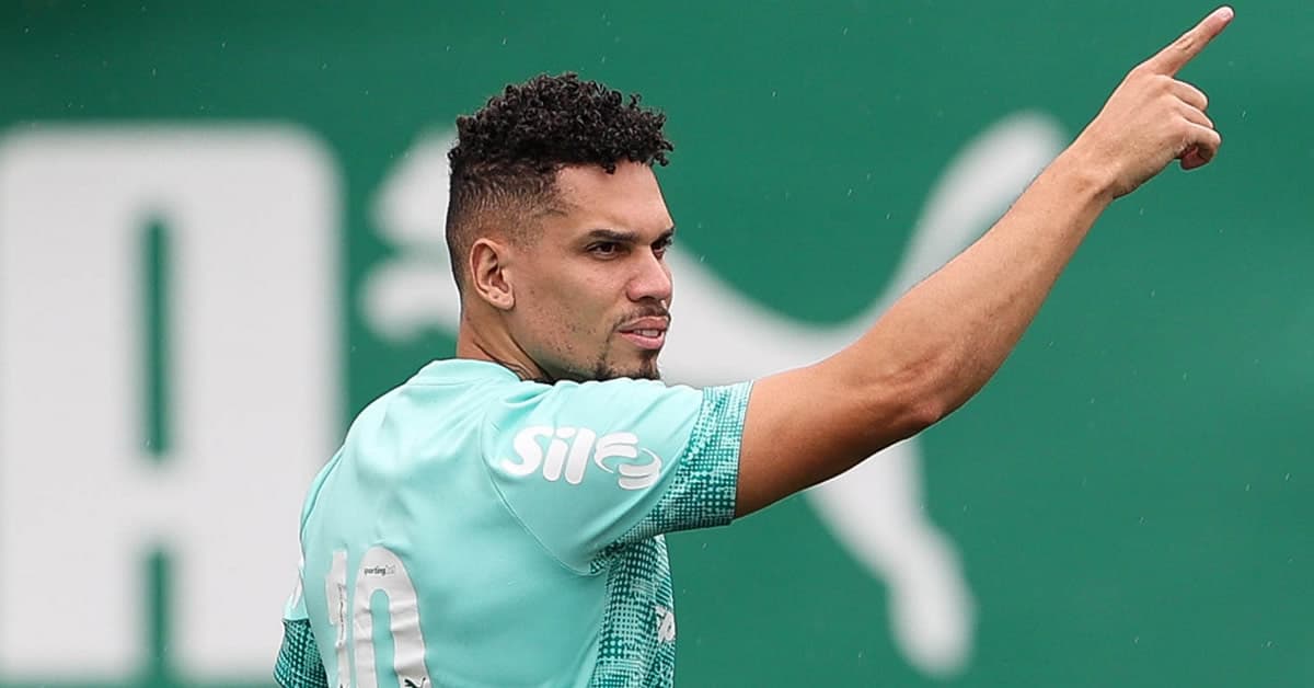 Paulinho volta depois da Data Fifa? Médico não confirma previsão do jogador