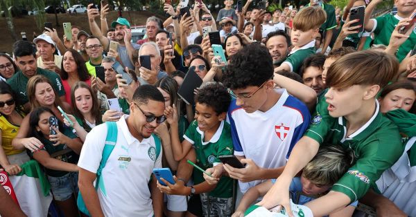 Vídeo: último treino do Palmeiras + viagem para a final do Paulista