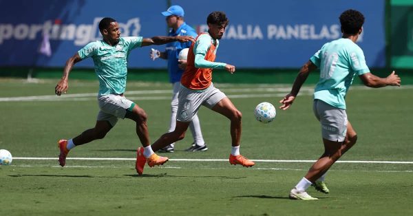Palmeiras encerra preparação e viaja para enfrentar o Bahia; veja possível escalação