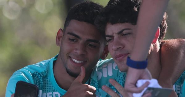 De torcedor a jogador, Arthur vibra com estreia na Libertadores: “Cresci assistindo”