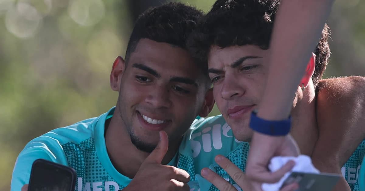 De torcedor a jogador, Arthur vibra com estreia na Libertadores: "Cresci assistindo"