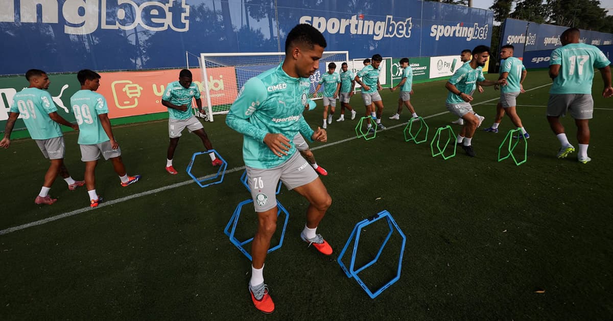 Veja como fica o elenco do Palmeiras sem Vitor Roque, lesionado