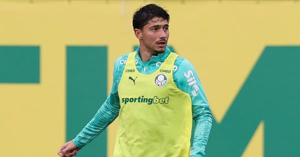 Focado na Copa do Mundo, Martínez mira mais oportunidades no Palmeiras