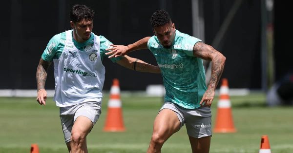Palmeiras treina no CT do Vitória e viaja para estrear na Libertadores