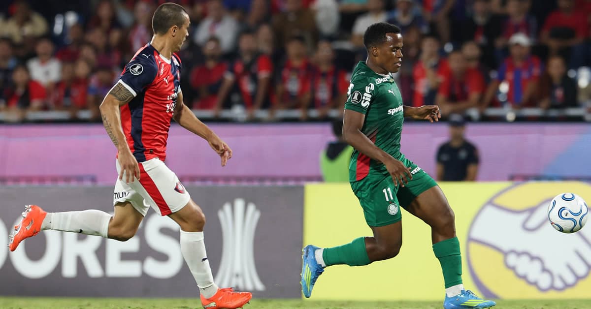 Arias admite frustração com empate no Paraguai: "Sabor de derrota"