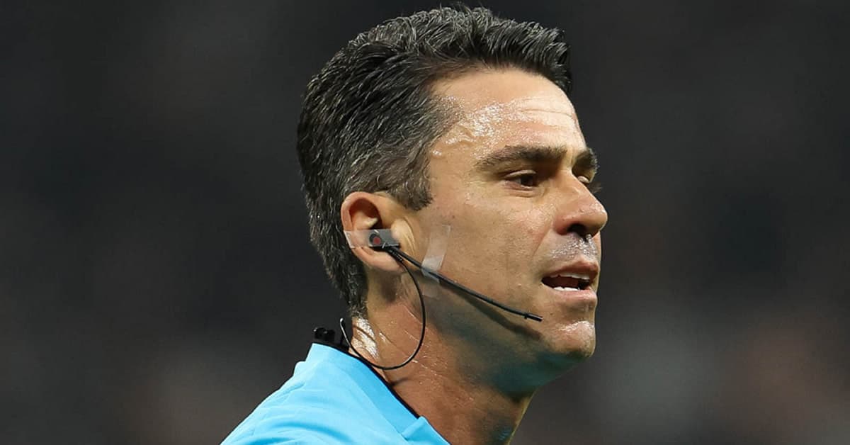 Arbitragem ignora pênalti claro para o Palmeiras contra o Corinthians; veja o lance