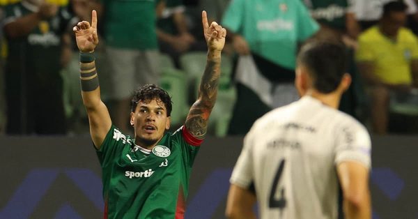 Palmeiras joga um tempo inteiro com 1 a menos e vence o Athletico-PR em casa