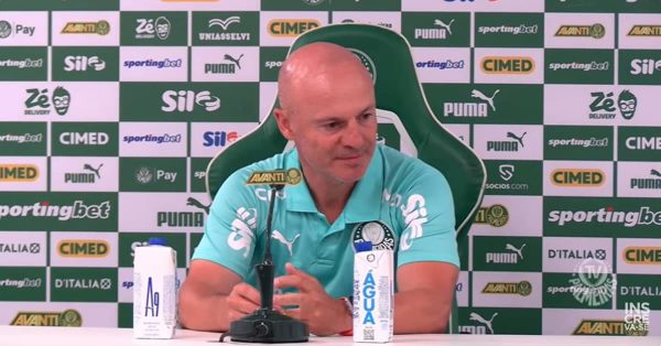 Vídeo: coletiva do Vitor Castanheira após empate com o Santos