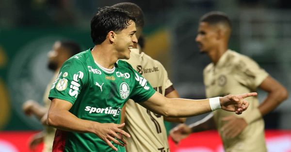 Palmeiras faz 3 a 0 no Jacuipense e encaminha vaga na Copa do Brasil