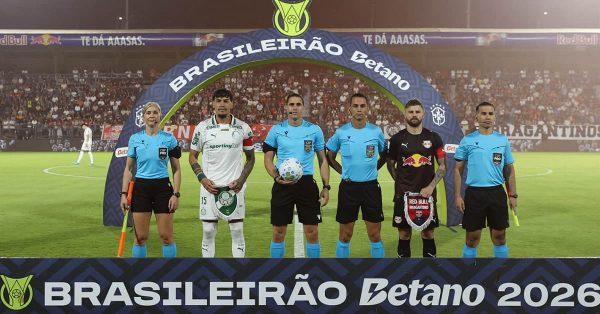 Qual era a pontuação do Palmeiras após 13 jogos nos últimos Brasileiros?