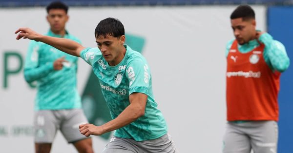 Palmeiras faz treino tático na véspera do jogo contra o Corinthians; veja provável escalação