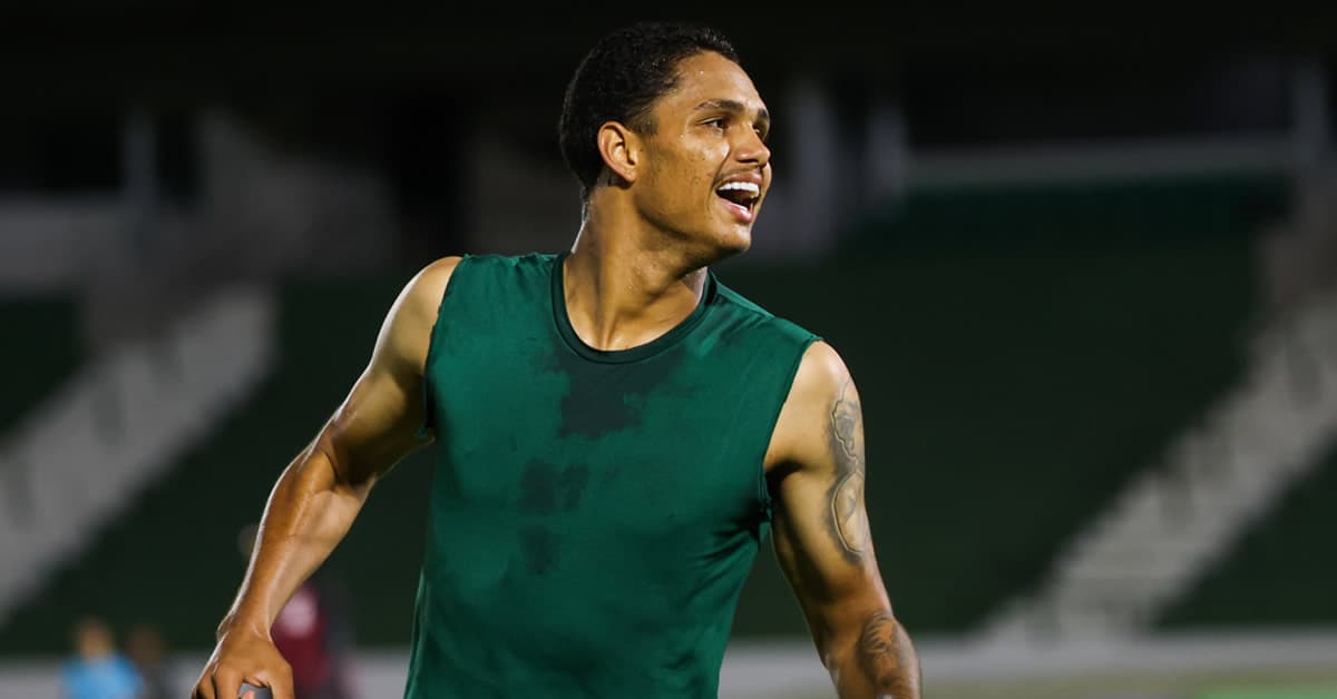 Palmeiras vira com 3 gols em 17 minutos e segue líder do Brasileirão Sub-20