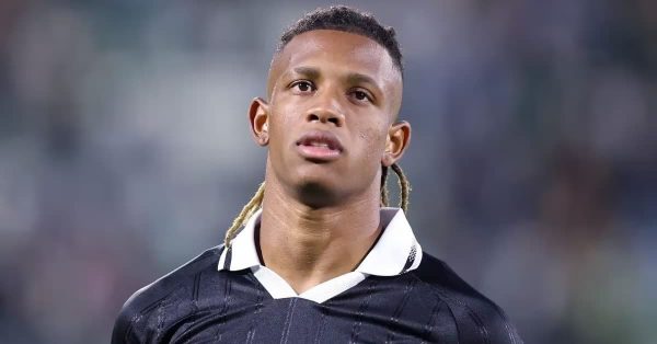 Danilo no Palmeiras? Leila Pereira desconversa sobre possibilidade