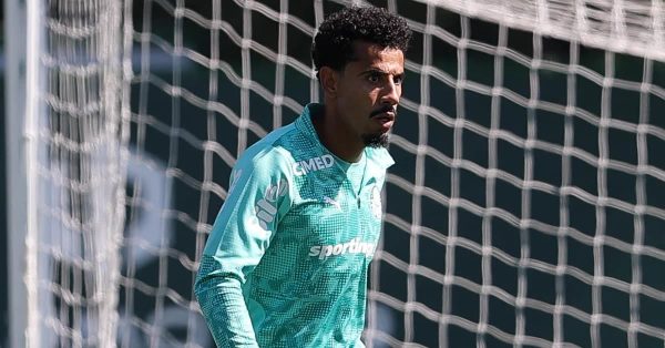 Lucas Evangelista valoriza vantagem mas pede seriedade ao Palmeiras: “Nada garantido”