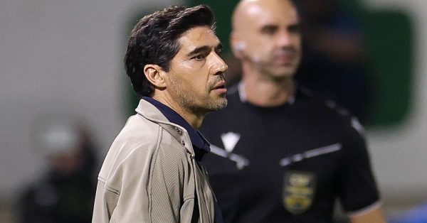Abel lamenta empate, mas aprova desempenho do Palmeiras contra o Cruzeiro