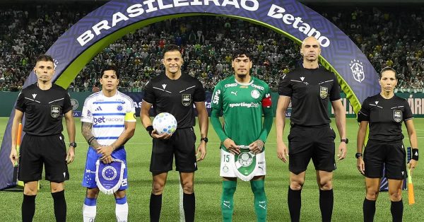 Qual era a pontuação do Palmeiras após 16 jogos nos últimos Brasileiros?
