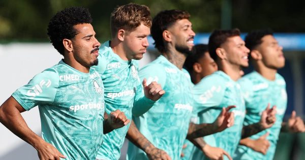 Palmeiras treina em dois períodos ainda sem convocados e Abel