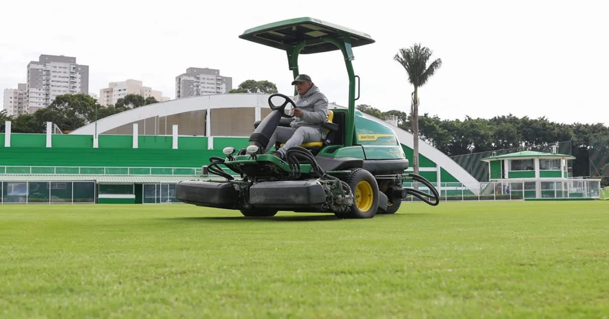 Vídeo: Palmeiras moderniza gramados da Academia de Futebol