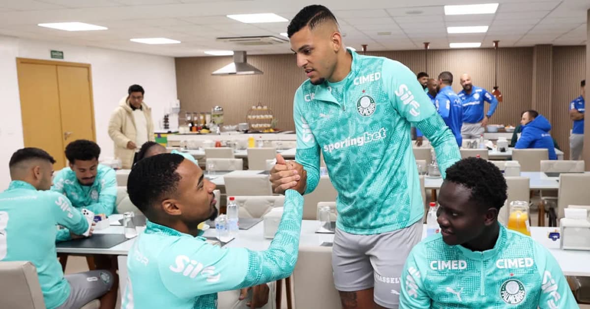 Kaique volta de empréstimo e é reintegrado ao elenco do Palmeiras; Aranha sairá