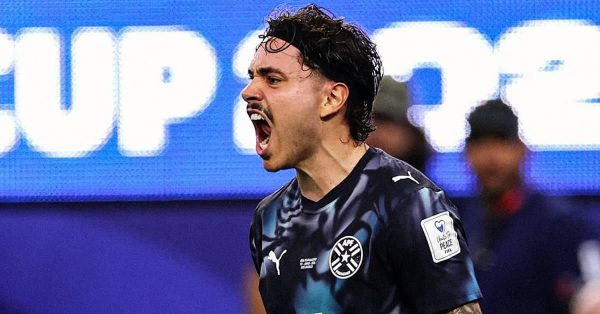 Vídeo: Maurício marca em derrota do Paraguai na estreia da Copa do Mundo