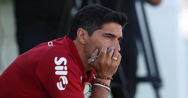 “O descanso acabou”: Abel promete Palmeiras focado e destaca integração com a base