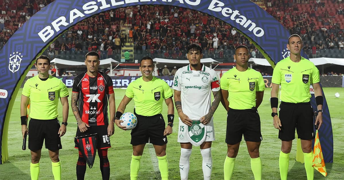Qual era a pontuação do Palmeiras após 21 jogos nos últimos Brasileiros?