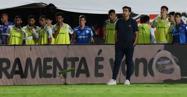 Abel elogia atuação do Palmeiras contra o Vitória e comenta lances polêmicos
