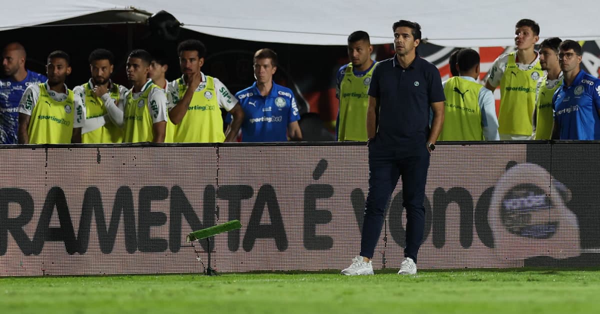 Abel elogia atuação do Palmeiras contra o Vitória e comenta lances polêmicos