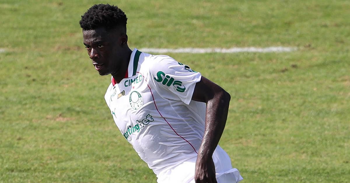 Miguel, camaronês que se destacou em jogo-treino, assinará contrato com o Palmeiras