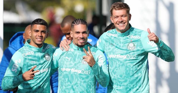 Vídeo: Palmeiras segue intertemporada e Paulinho comemora aniversário