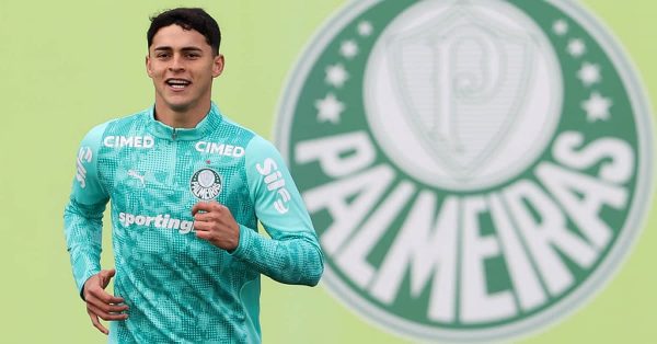 Vídeo: paraguaios voltam e Palmeiras treina com elenco quase completo