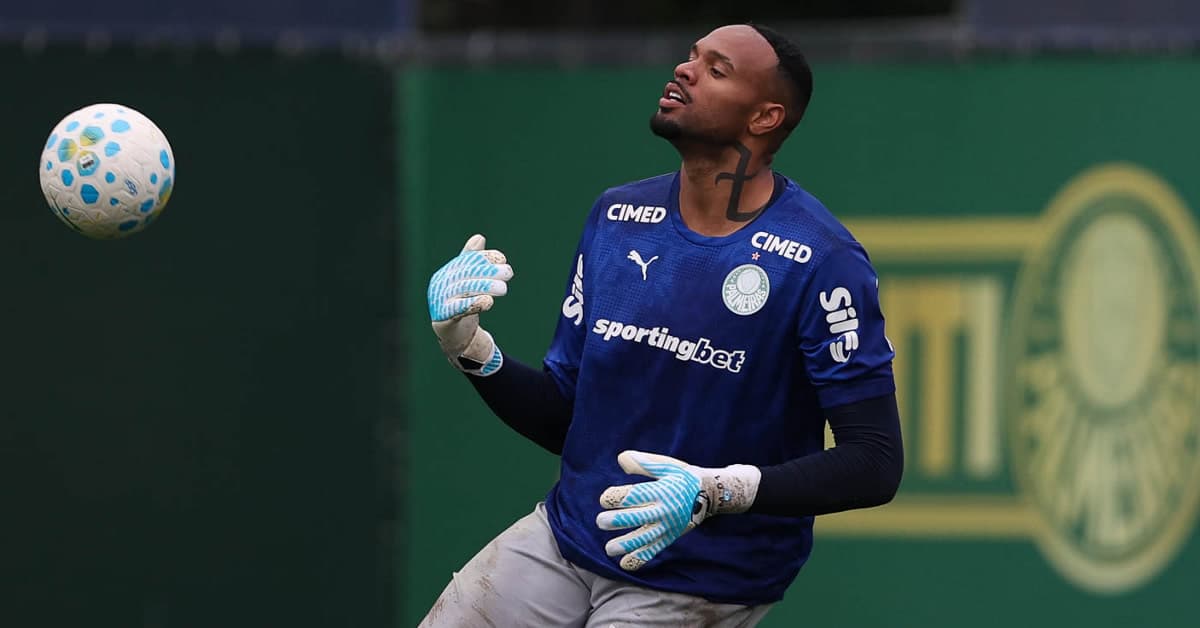 Carlos Miguel celebra 1 ano de Palmeiras e projeta clássico com Santos