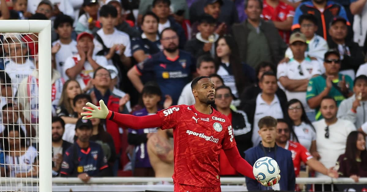 Palmeiras leva a virada da LDU no fim mas leva a melhor nos pênaltis e vai à semifinal da Libertadores