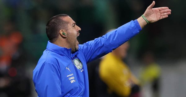 João Martins analisa vitória no clássico e comenta fases opostas de Vitor Roque e López