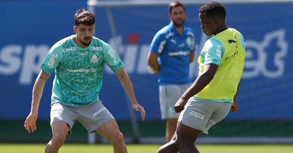 Palmeiras inicia preparação para enfrentar o Botafogo; time terá mudanças