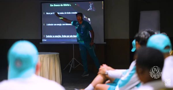 Vídeo: assista aos bastidores da vitória sobre o Fluminense
