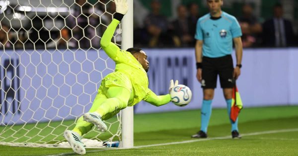 De novo! Palmeiras perde no tempo normal mas avança à final da Libertadores nos pênaltis