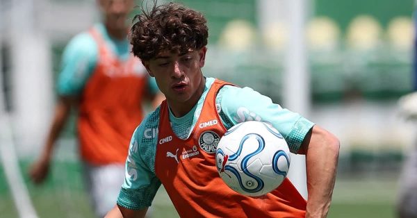 Vídeo: Em ótima fase, Giay celebra 100 jogos pelo Palmeiras